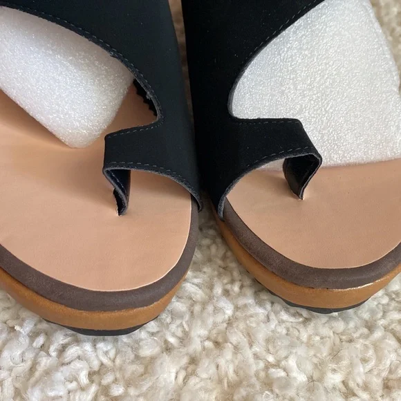 Joli Jolimall Black Faux Leather Platforms - Picture 6 of 10